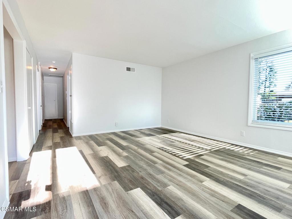 4881 Muirwood Court Simi Valley, CA 93063 - Photo 4 of 32 a view of a bedroom