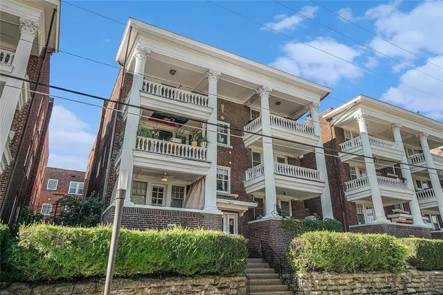 $189,000 | 317 East 43rd Street, Unit 1E, Kansas City, MO 64111