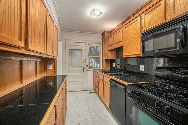 $189,000 | 317 East 43rd Street, Unit 1E, Kansas City, MO 64111