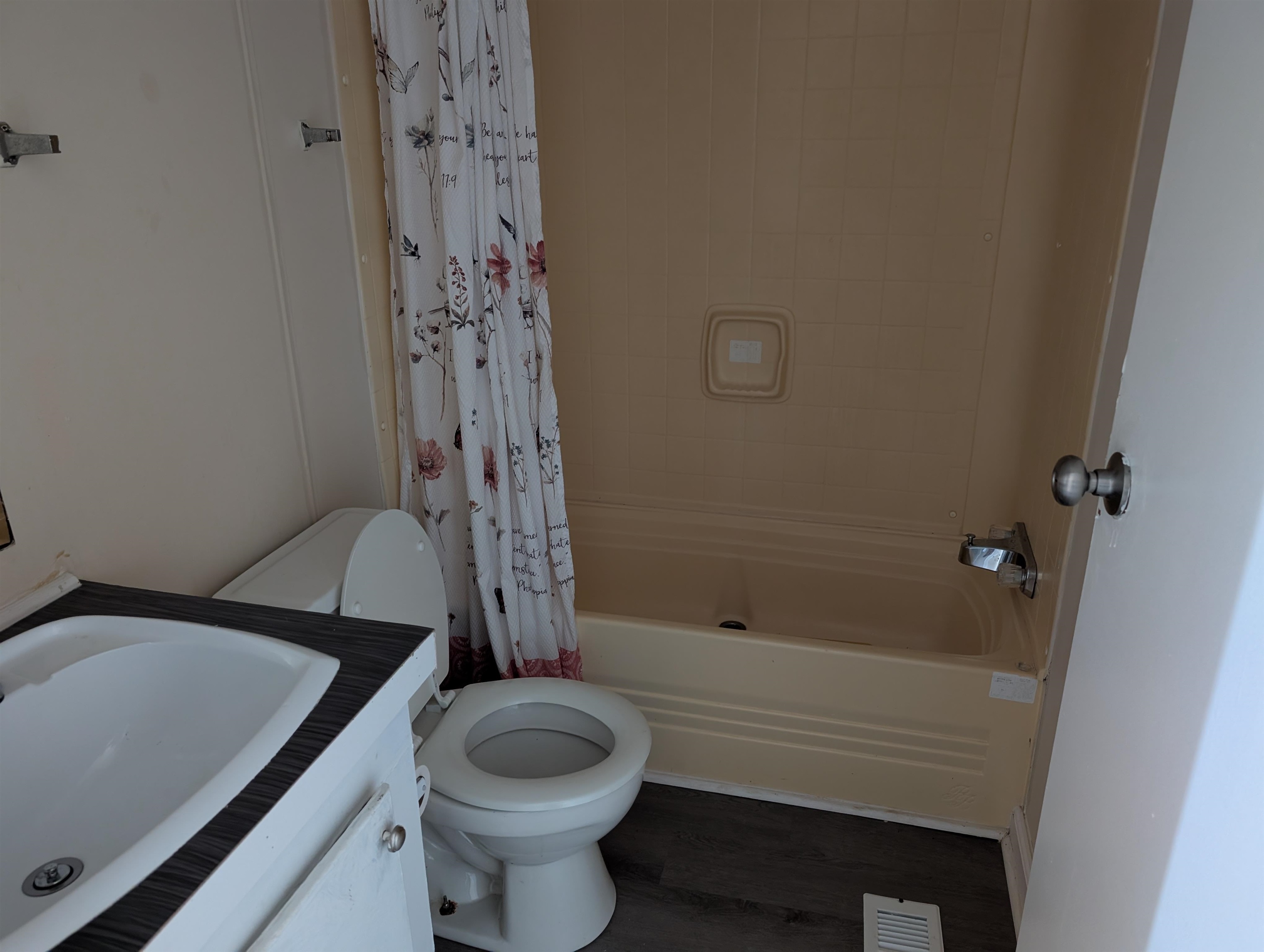 5326 Chinaberry Road Florence, SC 29506 - Photo 5 of 15
