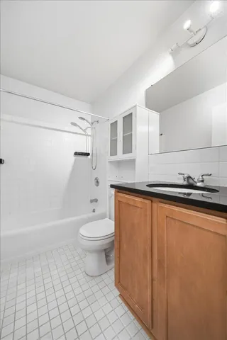 $2,195 | 821 Douglas Avenue, Unit 104, Minneapolis, MN 55403