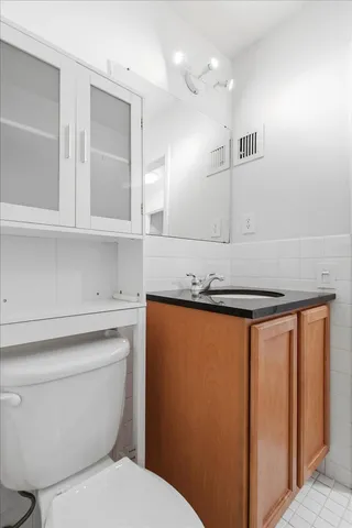 $2,195 | 821 Douglas Avenue, Unit 104, Minneapolis, MN 55403