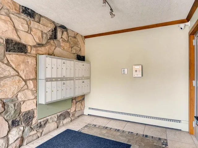 $2,195 | 821 Douglas Avenue, Unit 104, Minneapolis, MN 55403