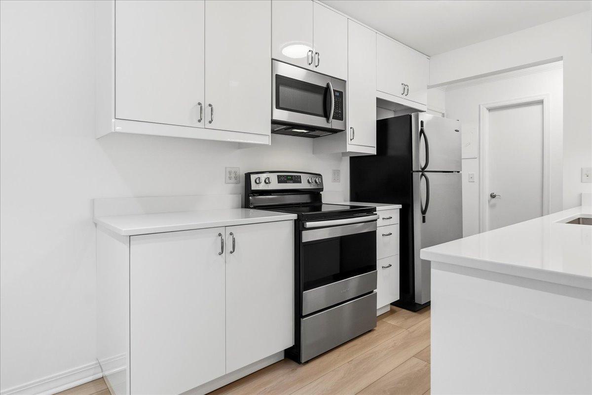 821 Douglas Avenue, Unit 104 Minneapolis, MN 55403 - Photo 3 of 32