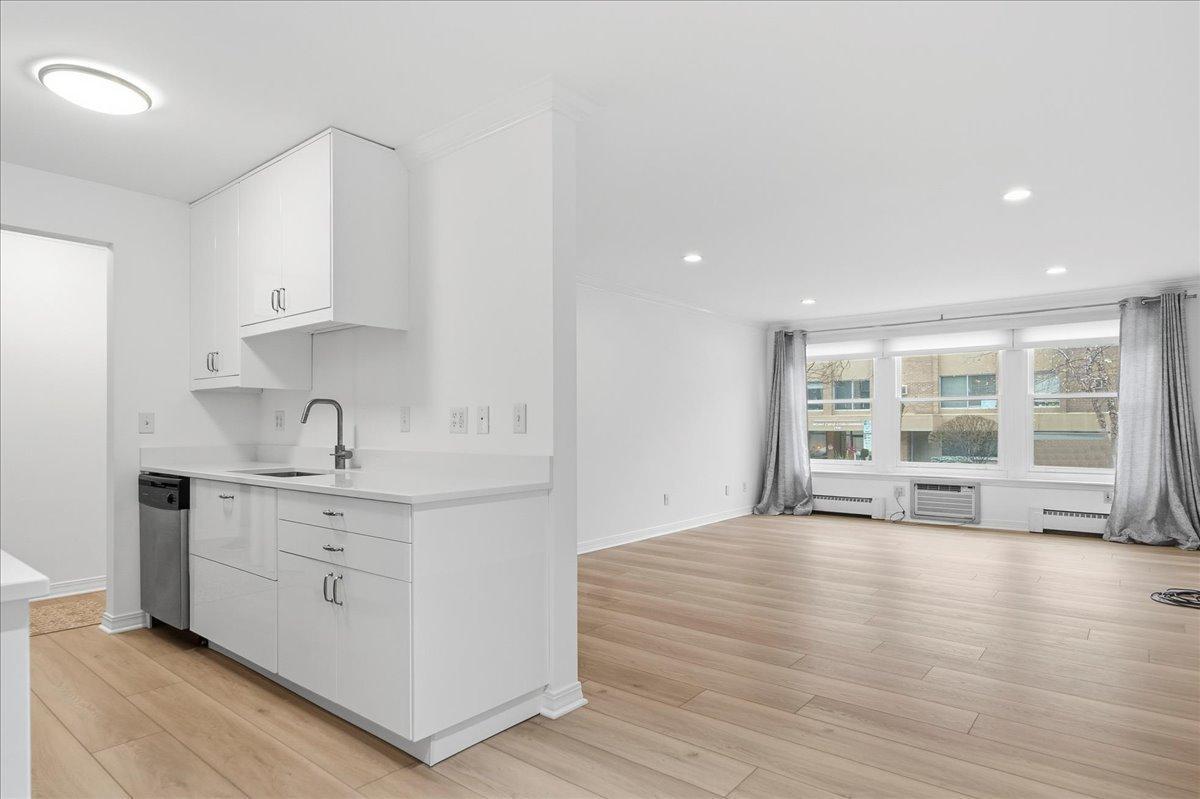 821 Douglas Avenue, Unit 104 Minneapolis, MN 55403 - Photo 5 of 32