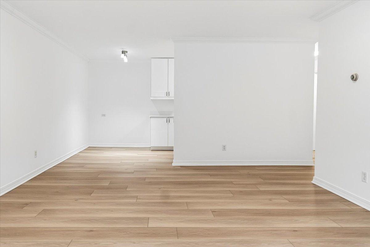 821 Douglas Avenue, Unit 104 Minneapolis, MN 55403 - Photo 8 of 32