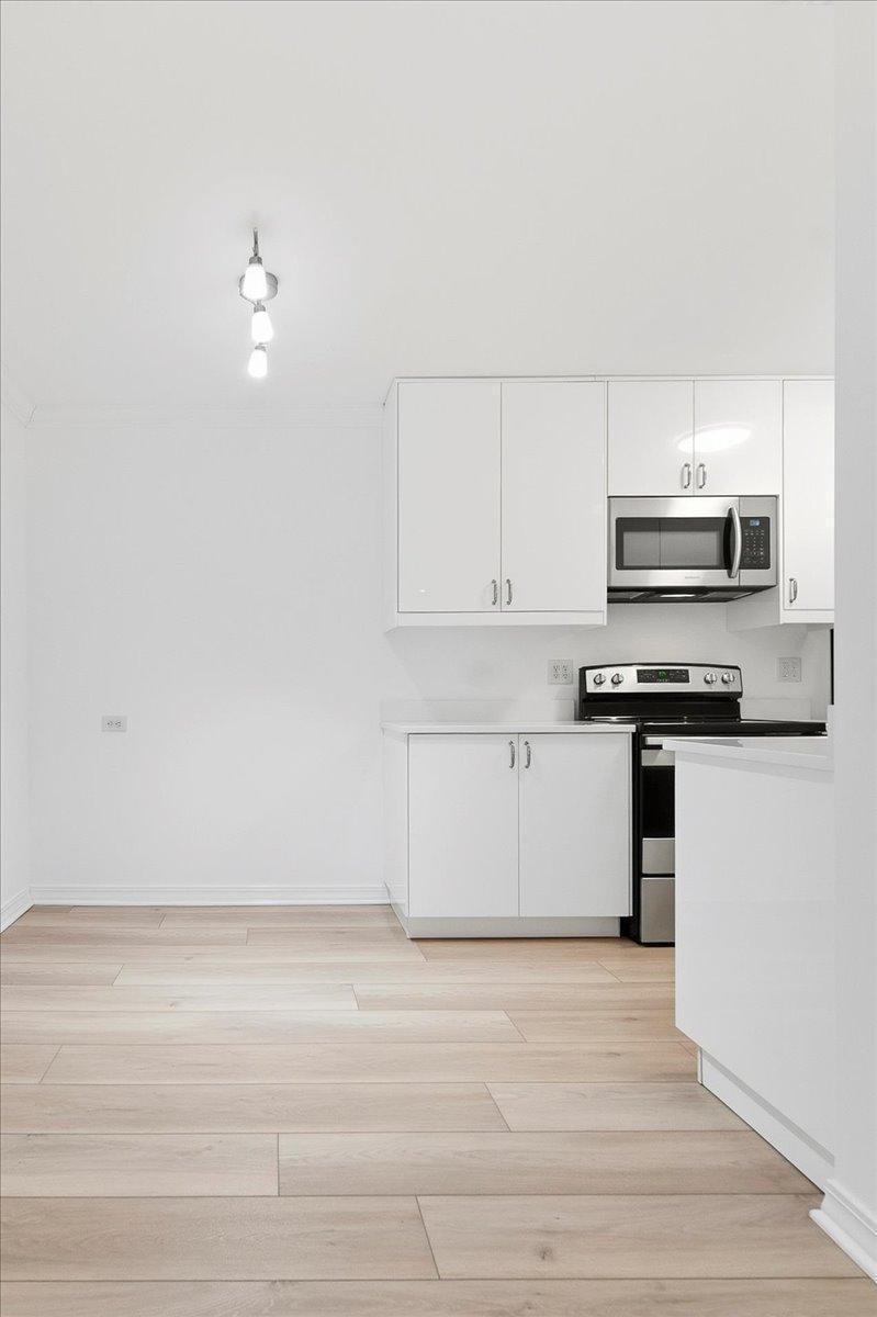 821 Douglas Avenue, Unit 104 Minneapolis, MN 55403 - Photo 9 of 32