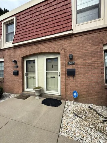 $159,900 | 303 Pennsview Court, Pittsburgh, PA 15205