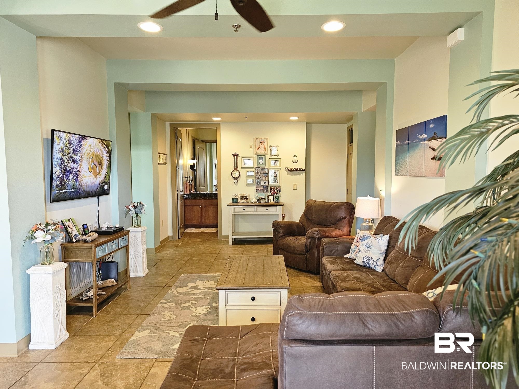 1430 Regency Road, Unit B304 Gulf Shores, AL 36542 - Photo 11 of 33 Living Area