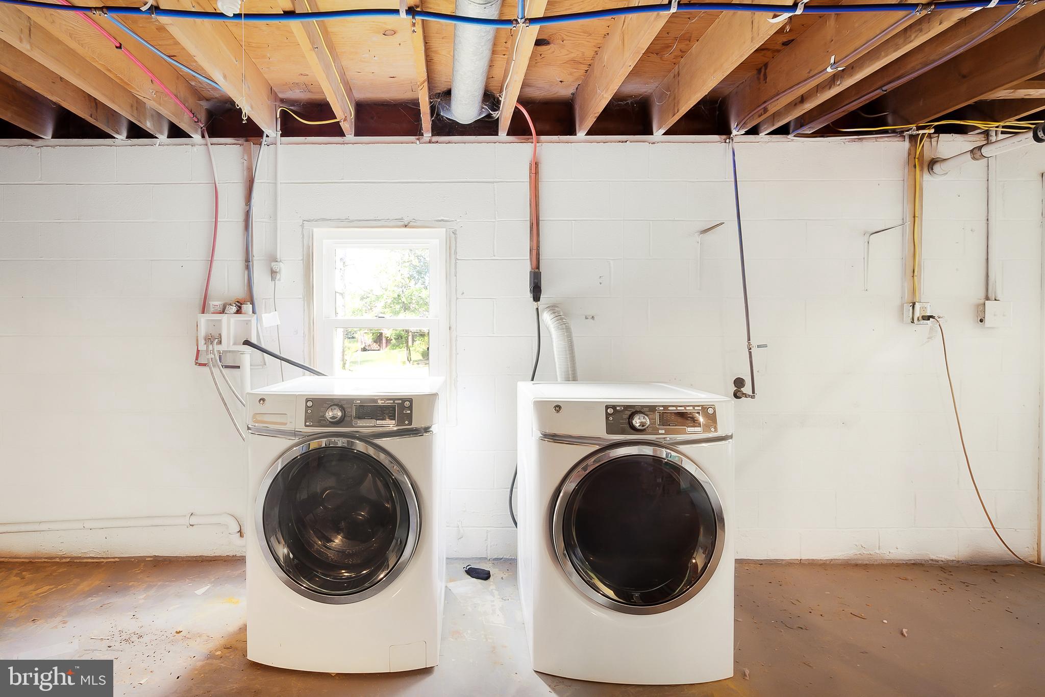 2706 Strasburg Road Front Royal, VA 22630 - Photo 17 of 22 Washer & Dryer