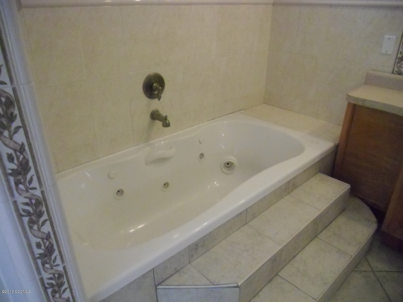 264 Paseo Mascota Rio Rico, AZ 85648 - Photo 21 of 39 a bathroom with a tub and a shower