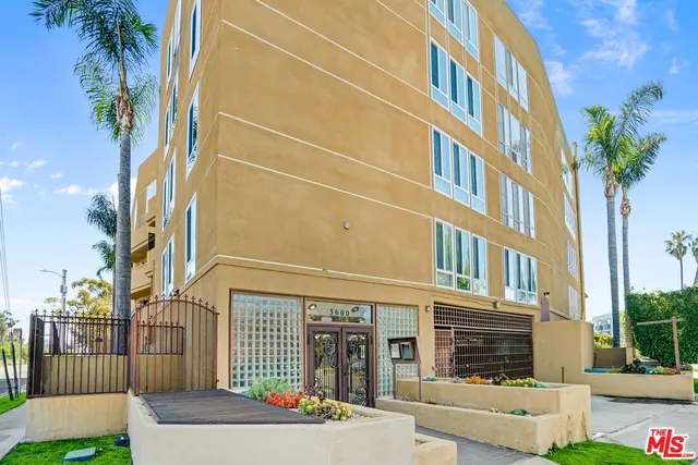 $1,850 | 3600 Bagley Avenue, Unit 207, Los Angeles, CA 90034