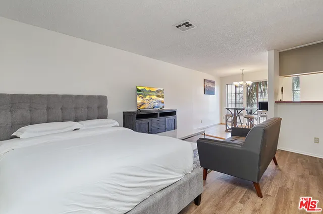 $1,850 | 3600 Bagley Avenue, Unit 207, Los Angeles, CA 90034