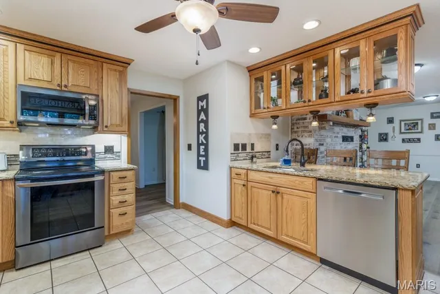 $399,900 | 20150 Southwest Oakwood Drive, Lebanon, MO 65536