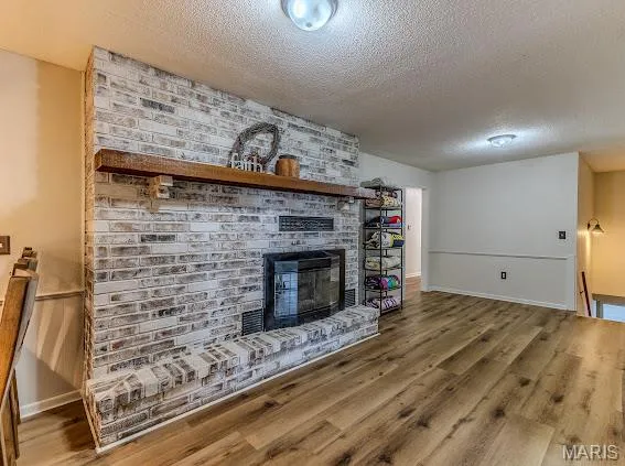 $399,900 | 20150 Southwest Oakwood Drive, Lebanon, MO 65536