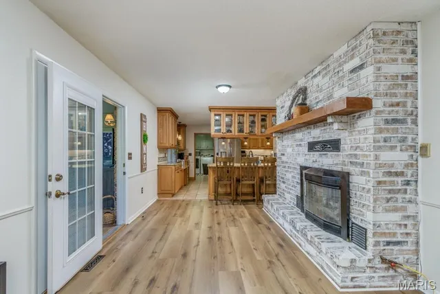 $399,900 | 20150 Southwest Oakwood Drive, Lebanon, MO 65536