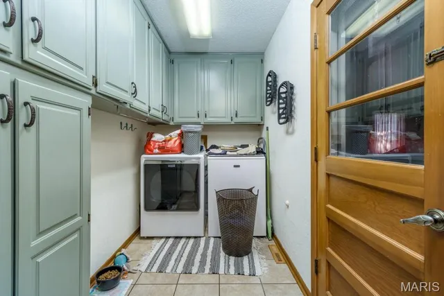 $399,900 | 20150 Southwest Oakwood Drive, Lebanon, MO 65536