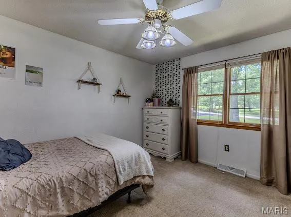 $399,900 | 20150 Southwest Oakwood Drive, Lebanon, MO 65536