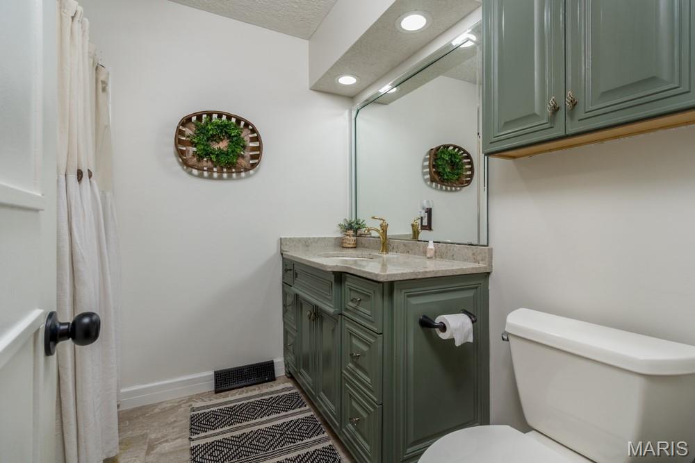 20150 Southwest Oakwood Drive Lebanon, MO 65536 - Photo 41 of 87