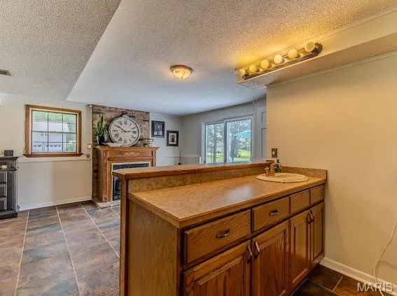 $399,900 | 20150 Southwest Oakwood Drive, Lebanon, MO 65536