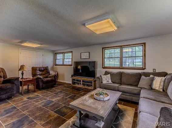 $399,900 | 20150 Southwest Oakwood Drive, Lebanon, MO 65536