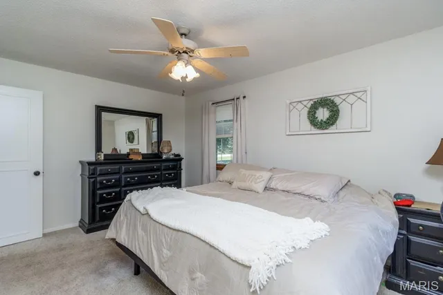 $399,900 | 20150 Southwest Oakwood Drive, Lebanon, MO 65536