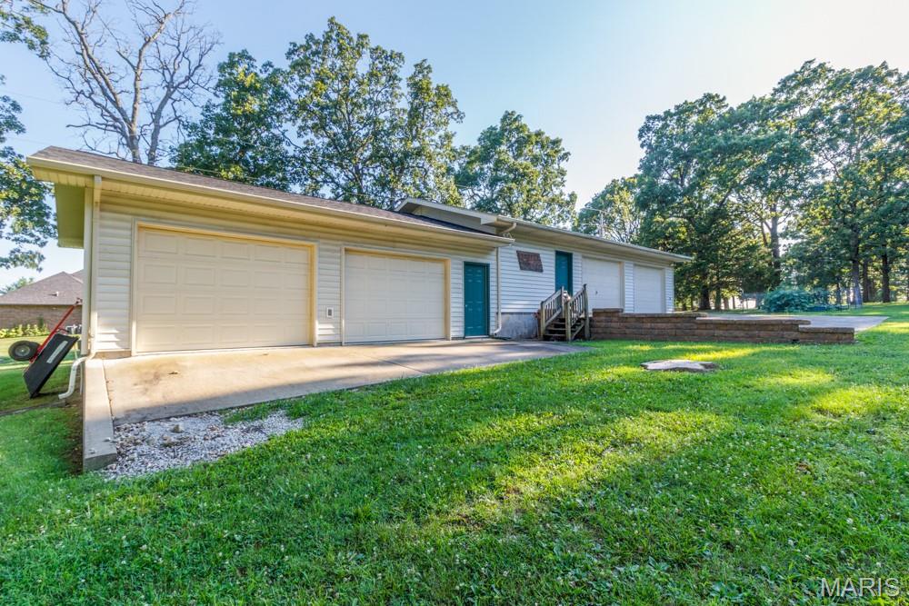 20150 Southwest Oakwood Drive Lebanon, MO 65536 - Photo 75 of 87