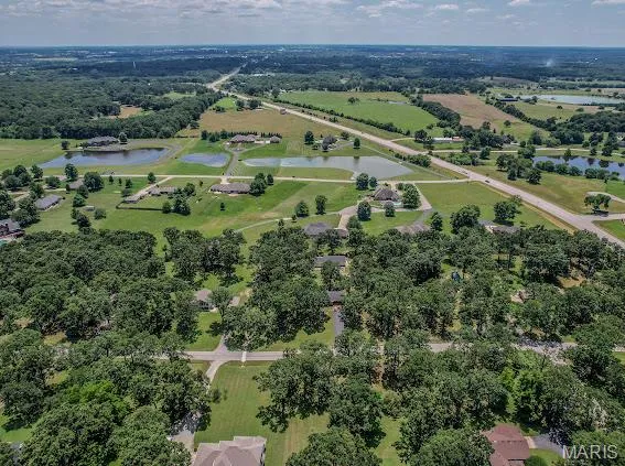 $399,900 | 20150 Southwest Oakwood Drive, Lebanon, MO 65536