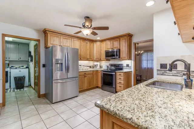 $399,900 | 20150 Southwest Oakwood Drive, Lebanon, MO 65536