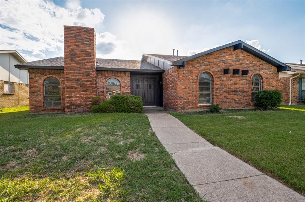 1910 Rambling Ridge Lane Carrollton, TX 75007 - Photo 2 of 28