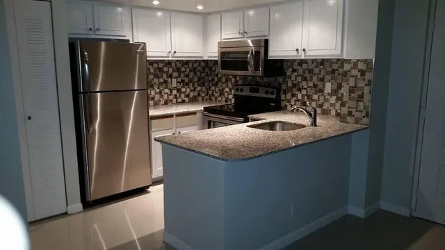 $1,550 | 708 Executive Center Drive, Unit 16, West Palm Beach, FL 33401