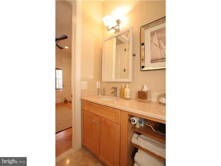 915 Clinton Street, Unit 303 Philadelphia, PA 19107 - Photo 17 of 24