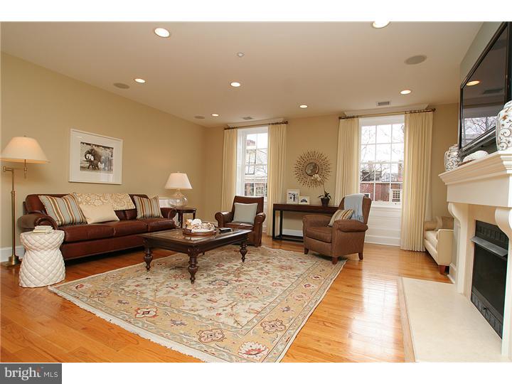 915 Clinton Street, Unit 303 Philadelphia, PA 19107 - Photo 3 of 24