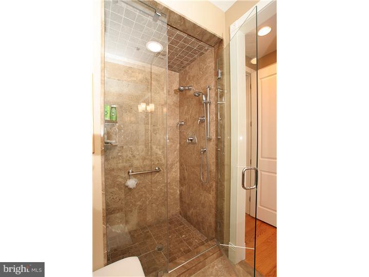 915 Clinton Street, Unit 303 Philadelphia, PA 19107 - Photo 21 of 24