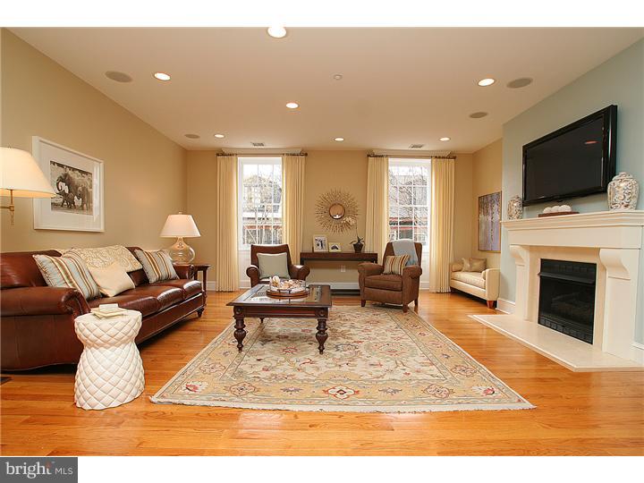 915 Clinton Street, Unit 303 Philadelphia, PA 19107 - Photo 4 of 24