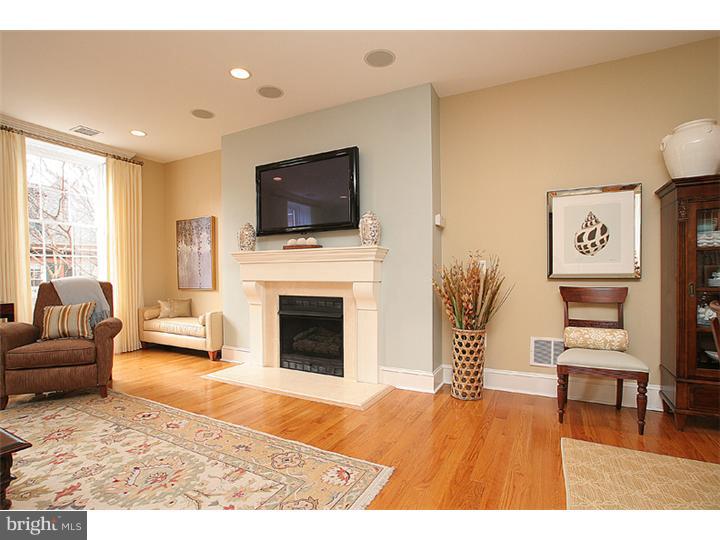 915 Clinton Street, Unit 303 Philadelphia, PA 19107 - Photo 5 of 24