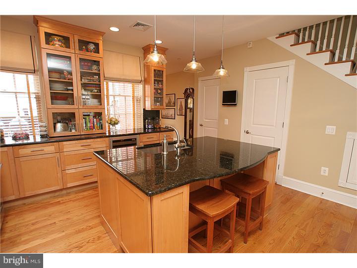 915 Clinton Street, Unit 303 Philadelphia, PA 19107 - Photo 8 of 24