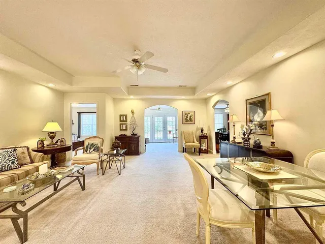 $289,000 | 661 Lake Harbor Drive, Marion, IL 62959