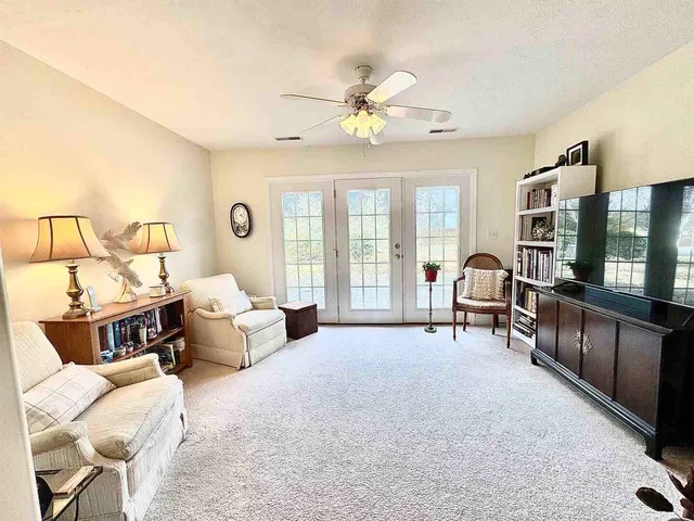 $289,000 | 661 Lake Harbor Drive, Marion, IL 62959