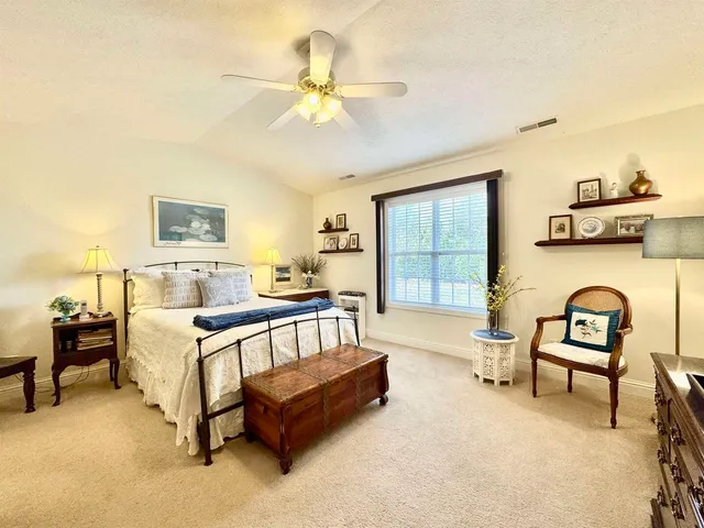 $289,000 | 661 Lake Harbor Drive, Marion, IL 62959