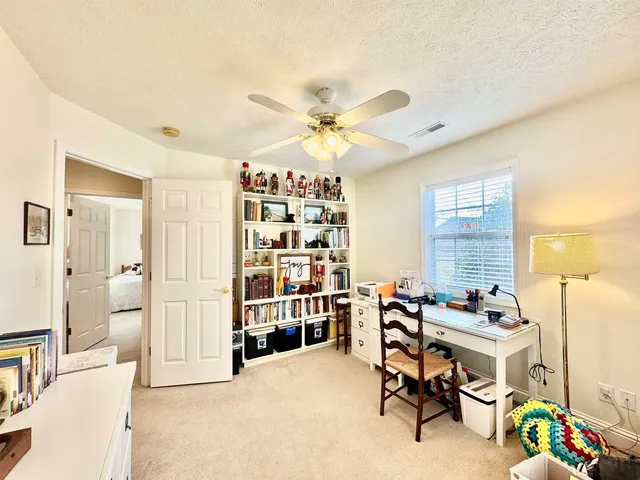 $289,000 | 661 Lake Harbor Drive, Marion, IL 62959