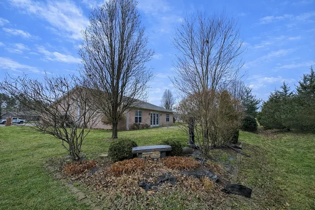 $289,000 | 661 Lake Harbor Drive, Marion, IL 62959