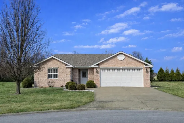$289,000 | 661 Lake Harbor Drive, Marion, IL 62959