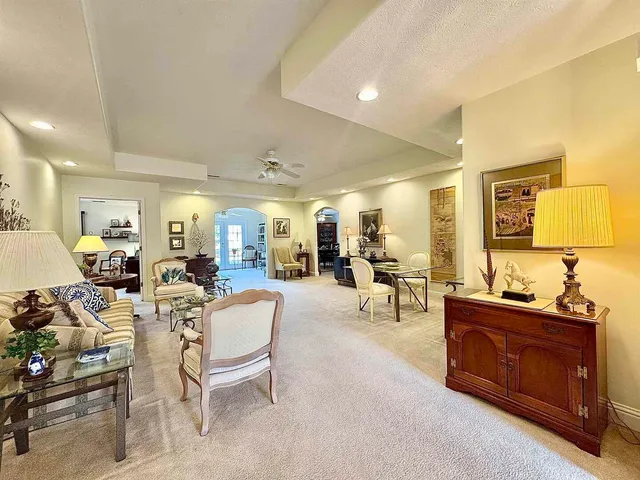 $289,000 | 661 Lake Harbor Drive, Marion, IL 62959