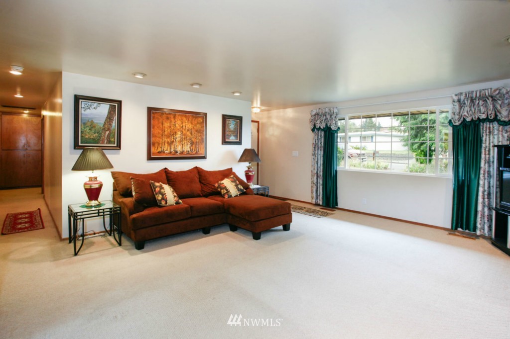 829 Index Court Northeast Renton, WA 98056 - Photo 2 of 15 Gallery Image 2
