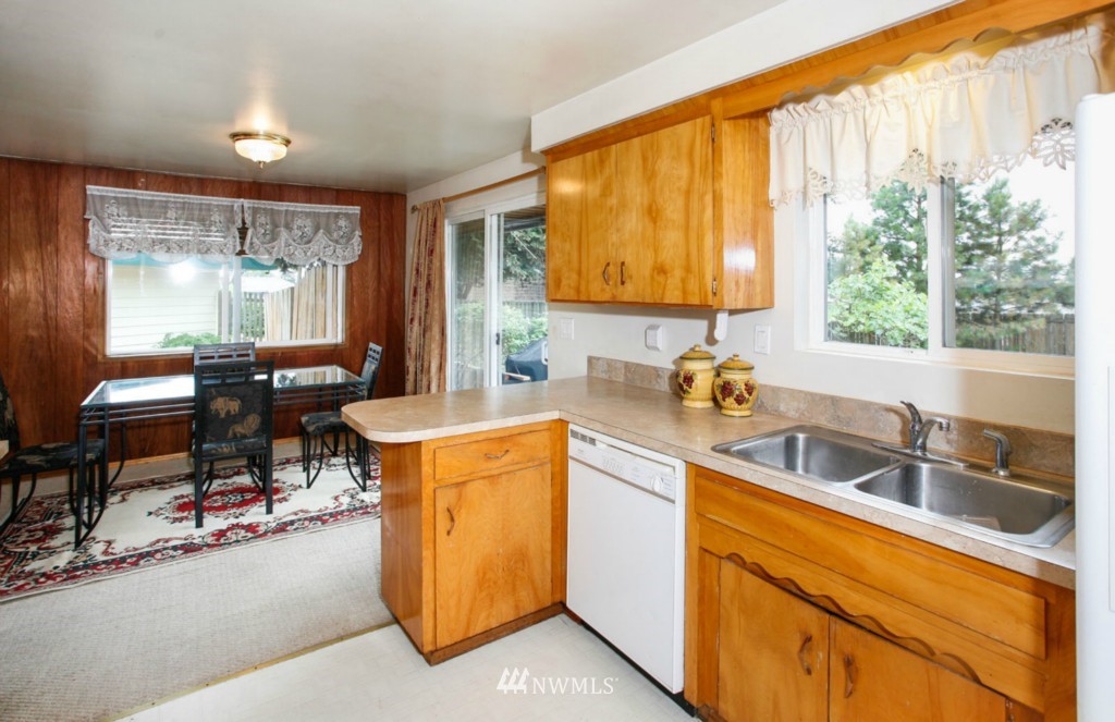 829 Index Court Northeast Renton, WA 98056 - Photo 7 of 15 Gallery Image 7