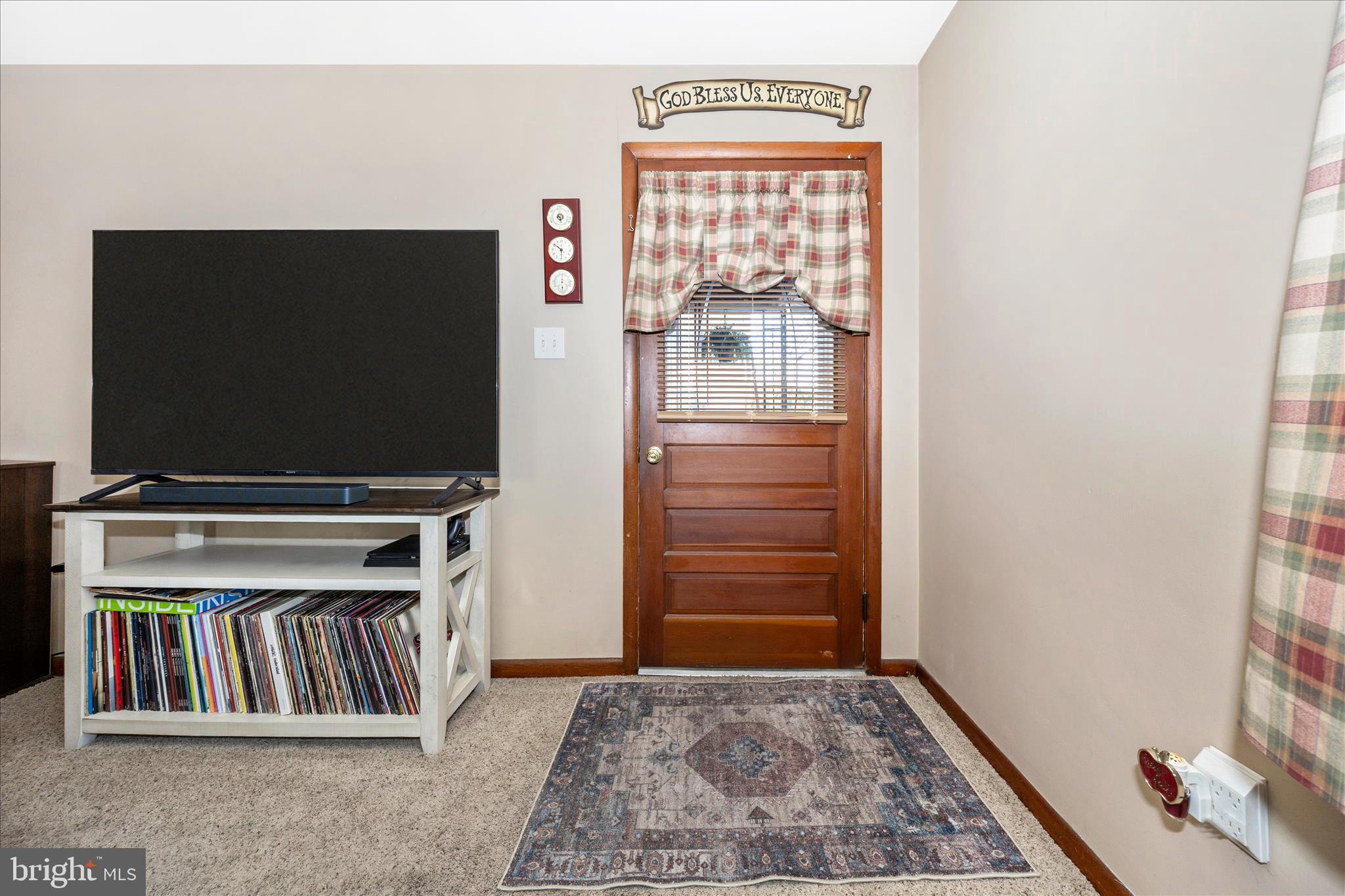 3 East Chestnut Street Funkstown, MD 21734 - Photo 2 of 51 Foyer