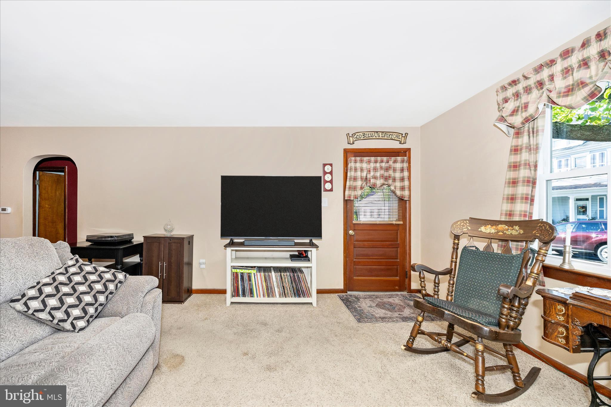 3 East Chestnut Street Funkstown, MD 21734 - Photo 6 of 51 Living Room