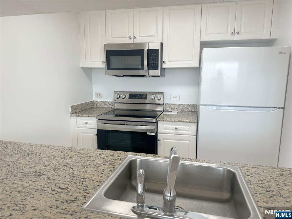 100 Old Palisade Road, Unit 3513 Fort Lee, NJ 07024 - Photo 12 of 28