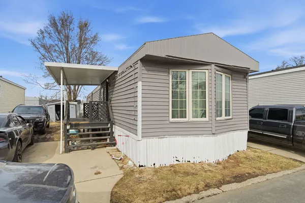 $32,000 | 14139 South Western Avenue, Unit 325, Dixmoor, IL 60426